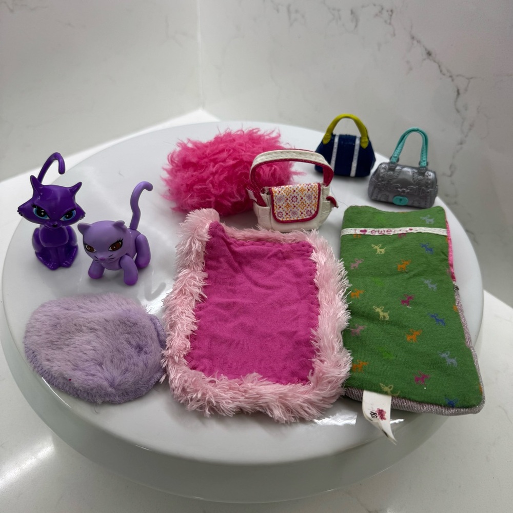 Bratz accessories (lot of 9)